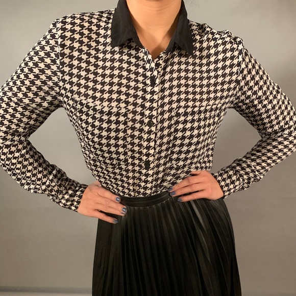 B&W Houndstooth Print Buttoned Down Shirt - Picture 1 of 2